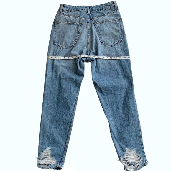 TOPSHOP Mom Jeans! Size 28. - Picture 5 of 5